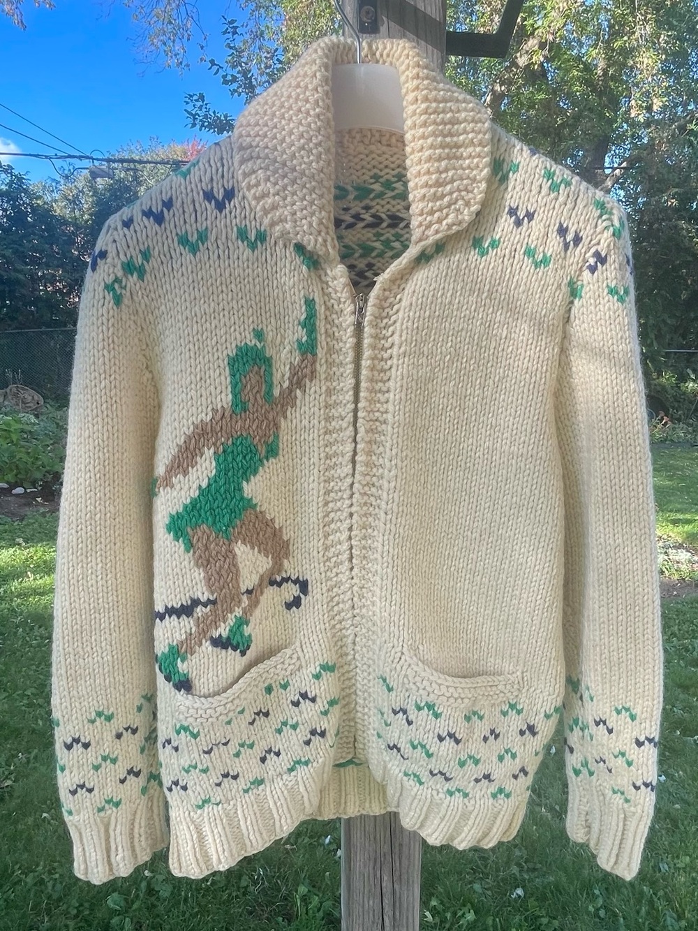 Vtg 60s Mary Maxim "Dancing Blades" Hand Knit Wool Cowichan-Style Shawl Sweater